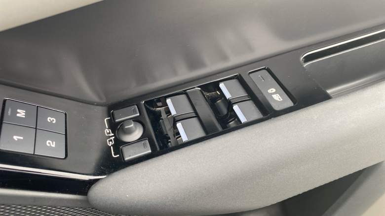 Land Rover Range Rover Velar 2.0 D200 MHEV Dynamic SE 5dr Auto Diesel Estate